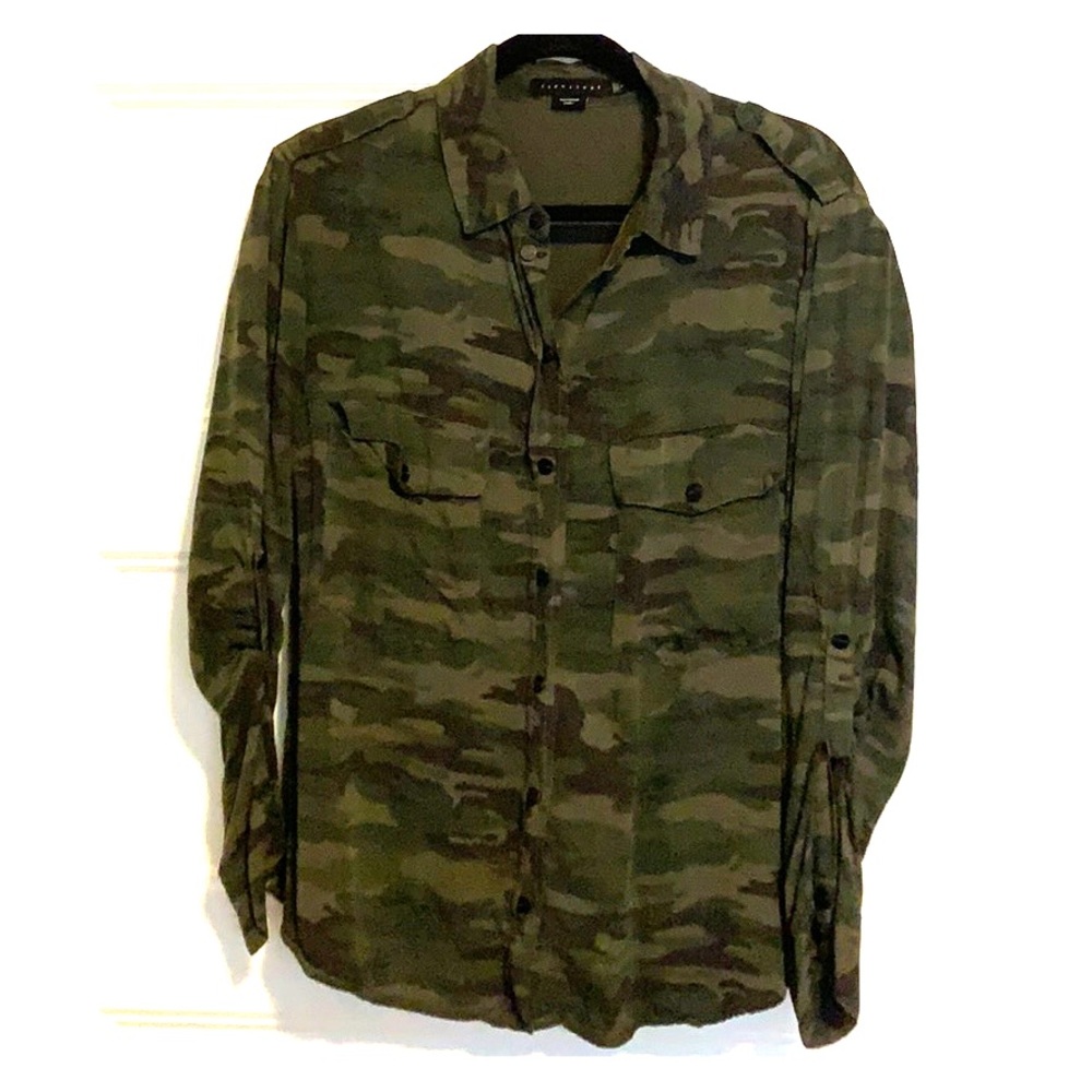 Sanctuary boyfriend camo button up, size M